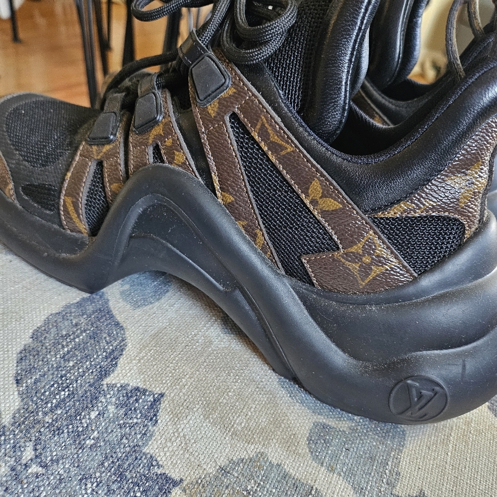Louis Vuitton Black and Brown Athletic Sneakers with Chunky Design - Picture 7 of 7